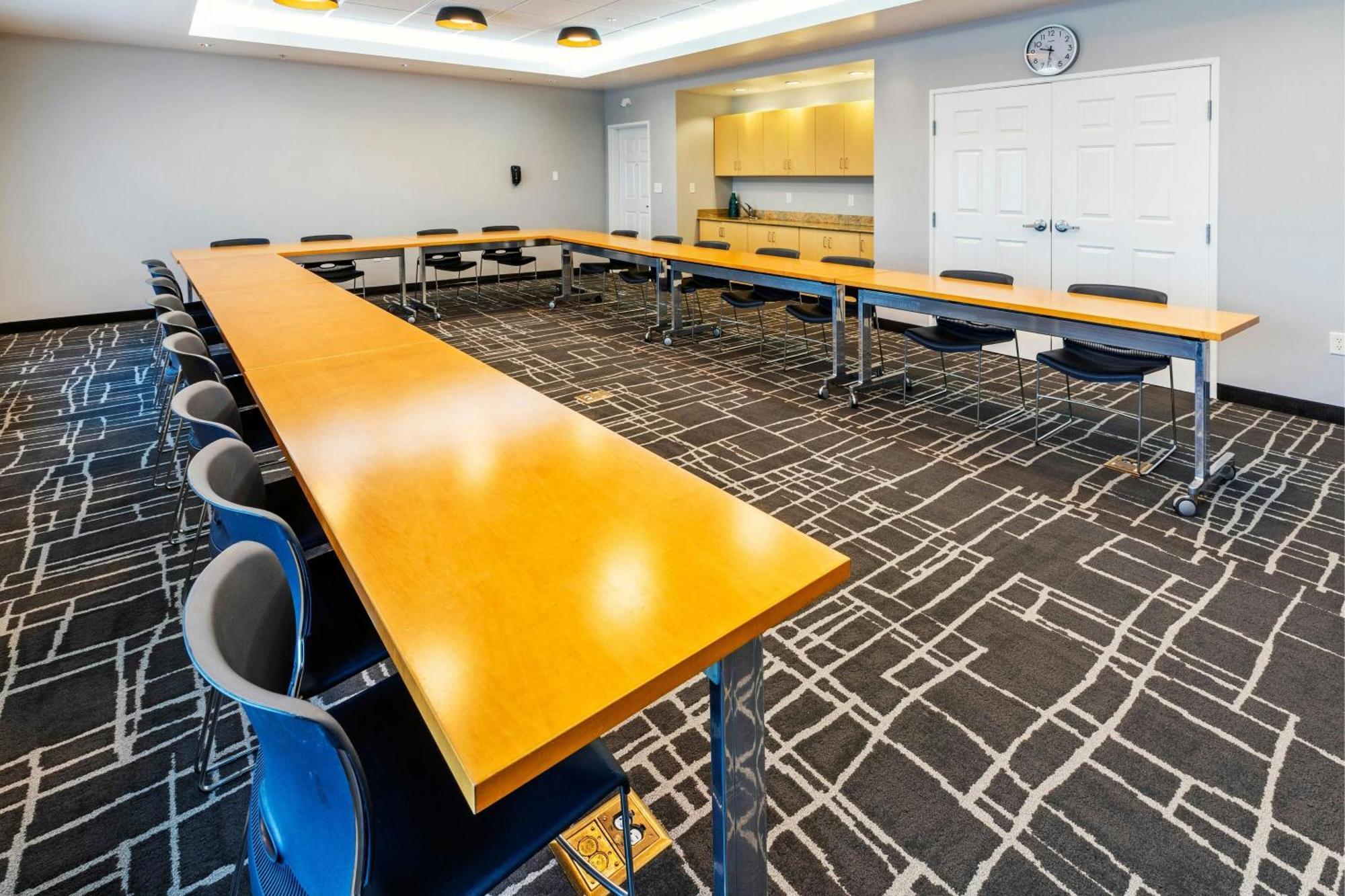 Towneplace Suites By Marriott Tulsa Броукън Ароу Екстериор снимка