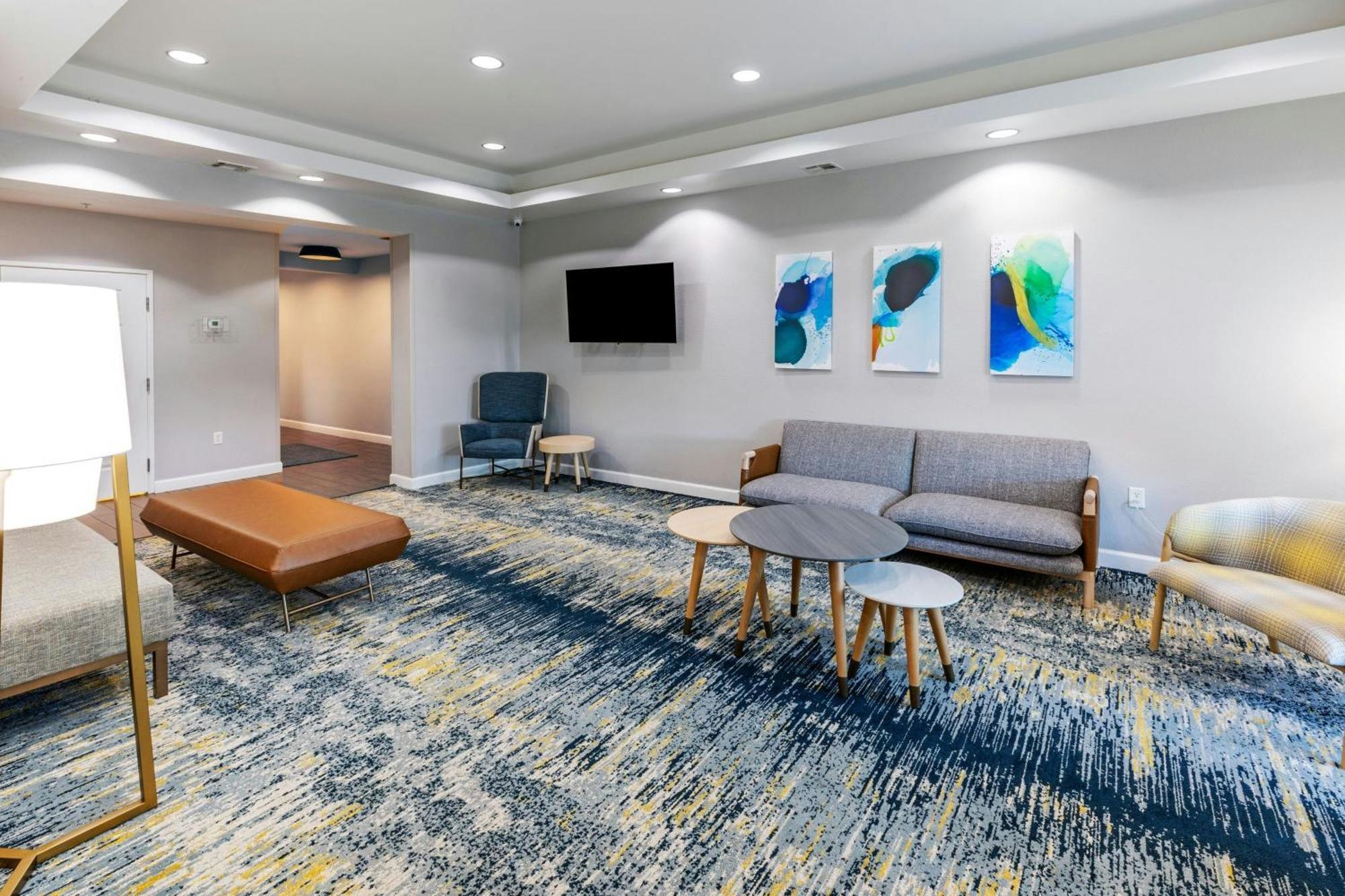 Towneplace Suites By Marriott Tulsa Броукън Ароу Екстериор снимка