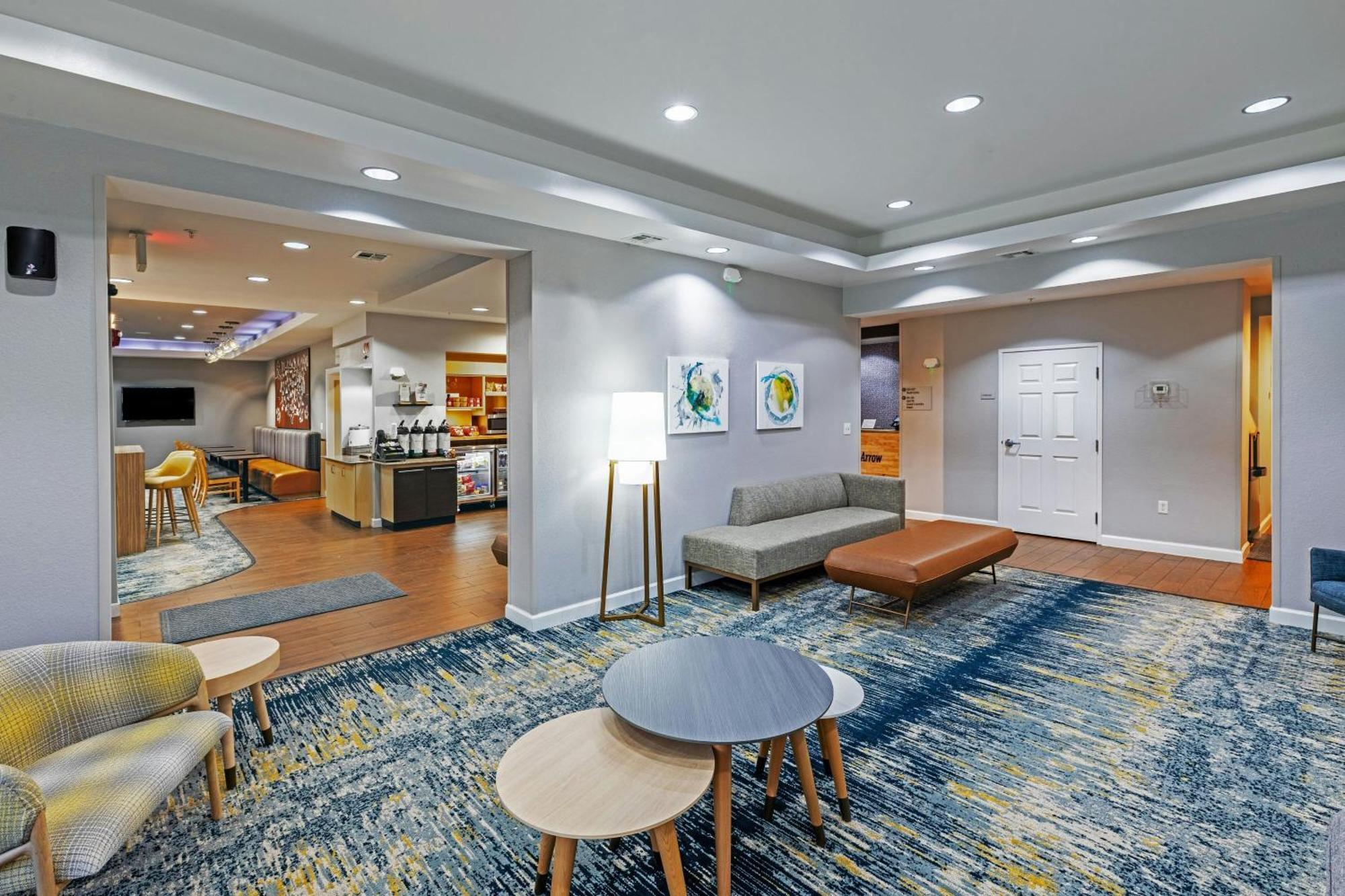 Towneplace Suites By Marriott Tulsa Броукън Ароу Екстериор снимка